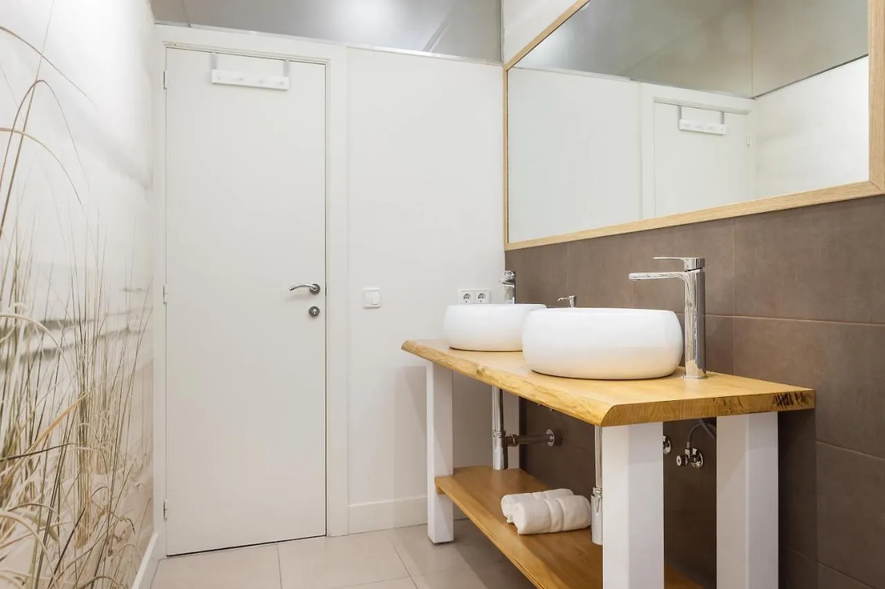 Art House Granvia Apartment Barcelona 0*,